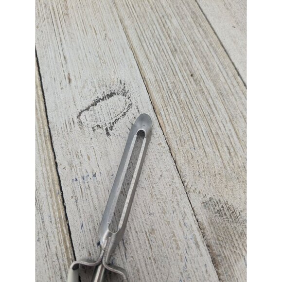 Vintage Stainless Steel #2 Floating Blade Vegetable Fruit Potato Peeler Coated - Picture 2 of 6
